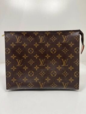 Louis Vuitton Poche Toilette 19 (Monogram Canvas)